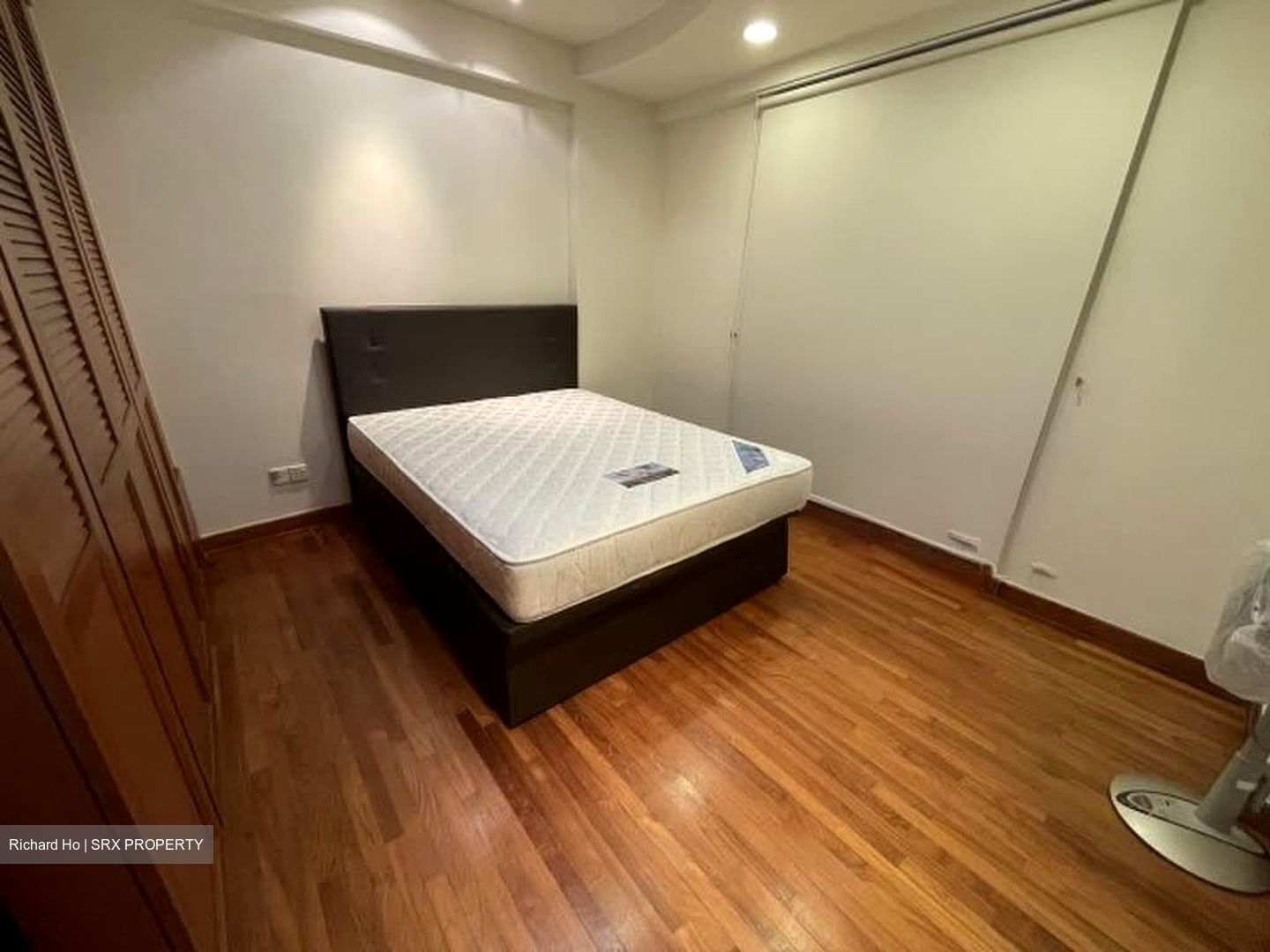 Simei Green Condominium (D18), Condominium #588901671